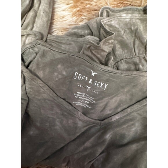 Soft and sexy American Eagle greenish cold, shoulder tie, wrist top Small - Picture 3 of 3